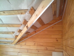 Потолок для мансарды в доме из бруса, монтаж теплоизоляции