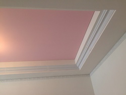 розово-кремовый матовый потолок